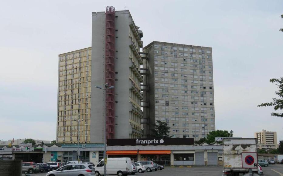 Charmant F2 de 30m2 moin cher à 15min à pied de la forêt, et à 25 min de Paris Le Mée-sur-Seine Esterno foto